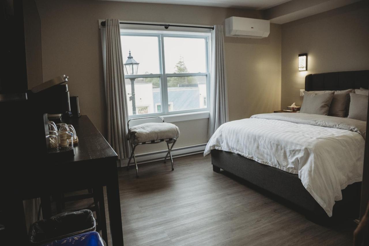 Riverside Suites Grand Falls Windsor Room photo