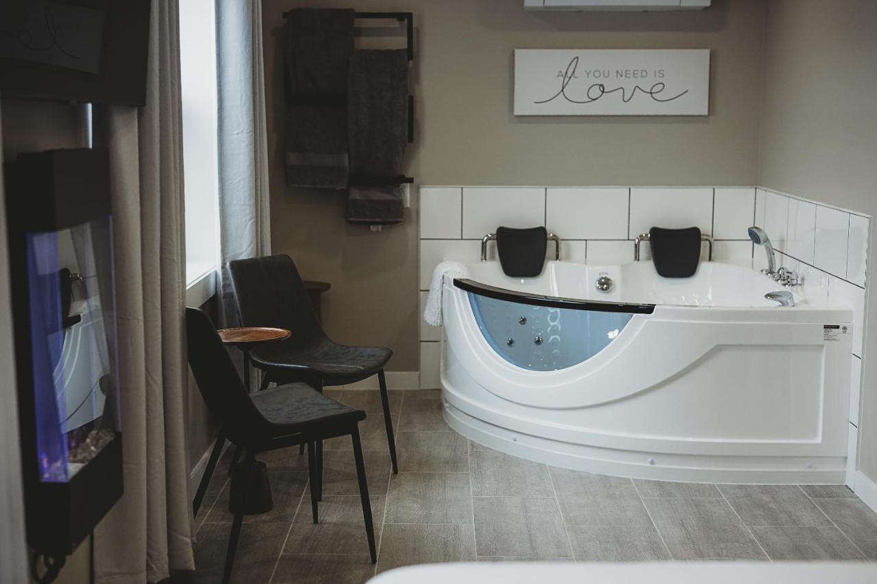 Riverside Suites Grand Falls Windsor Room photo
